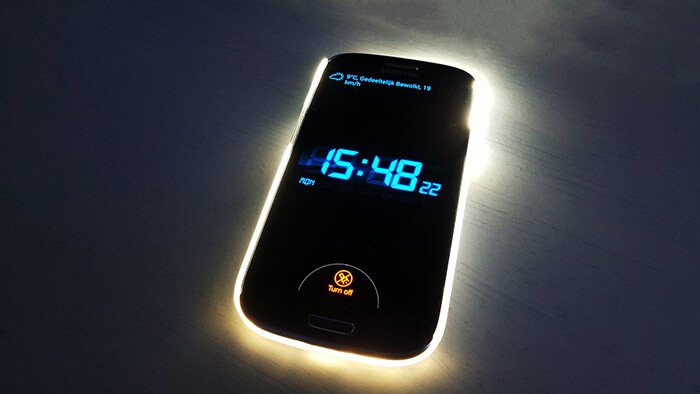 things to do with old android phone alarm clock