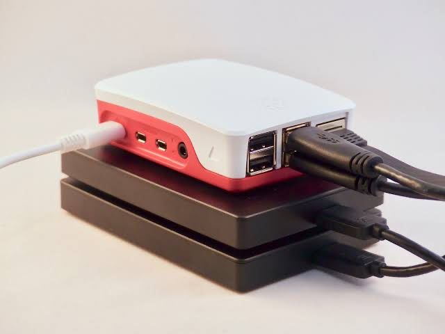 Network attached storage device with raspberry pi 4