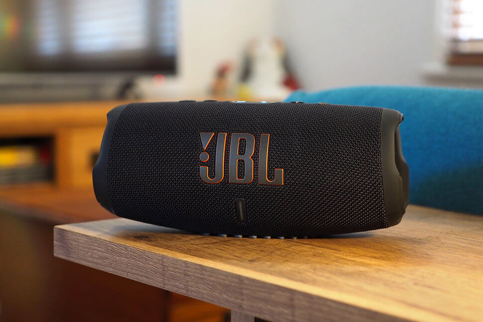 JBL Charge 5 bluetooth speaker