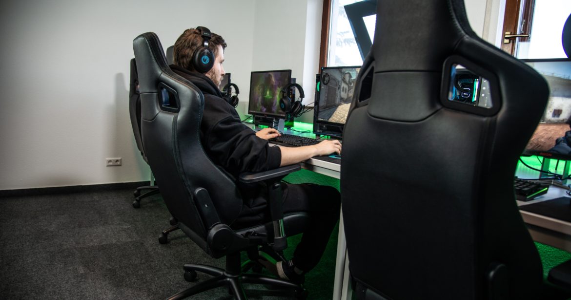 How to Elevate Your Gaming Experience With the Right Chair How to Elevate Your Gaming Experience With the Right Chair