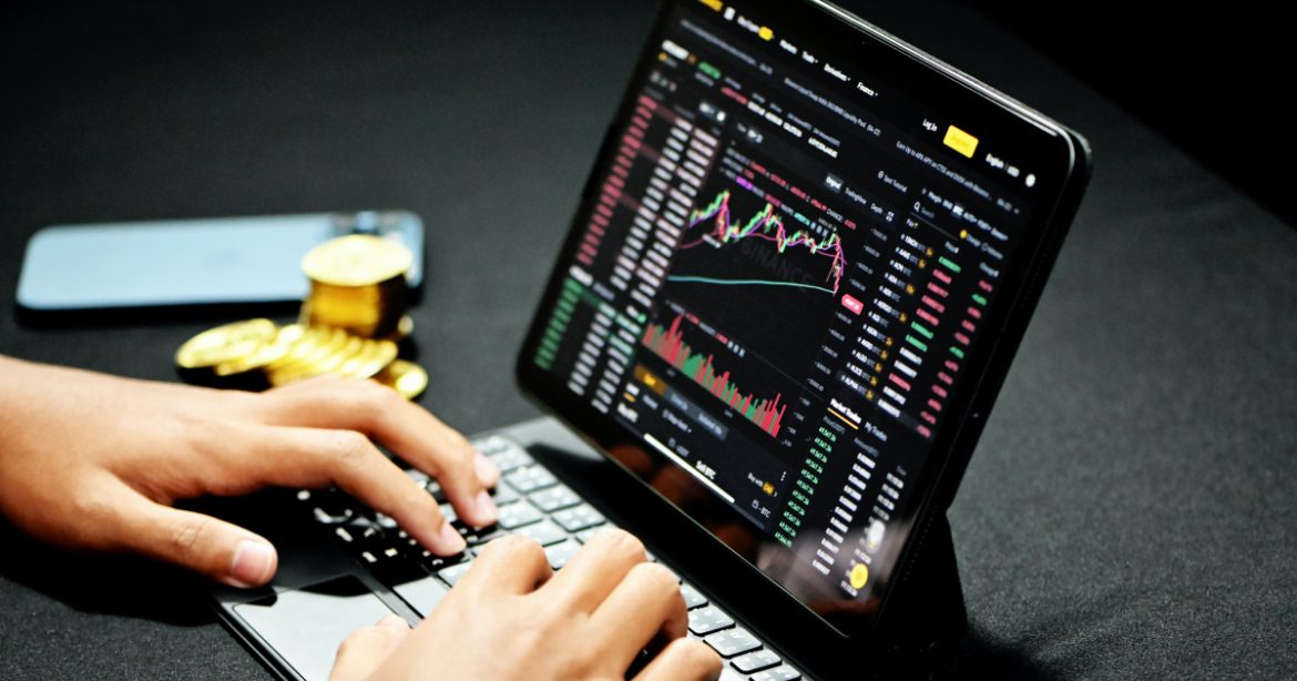 10 Tools Crypto Traders Swear By 10 Tools Crypto Traders Swear By